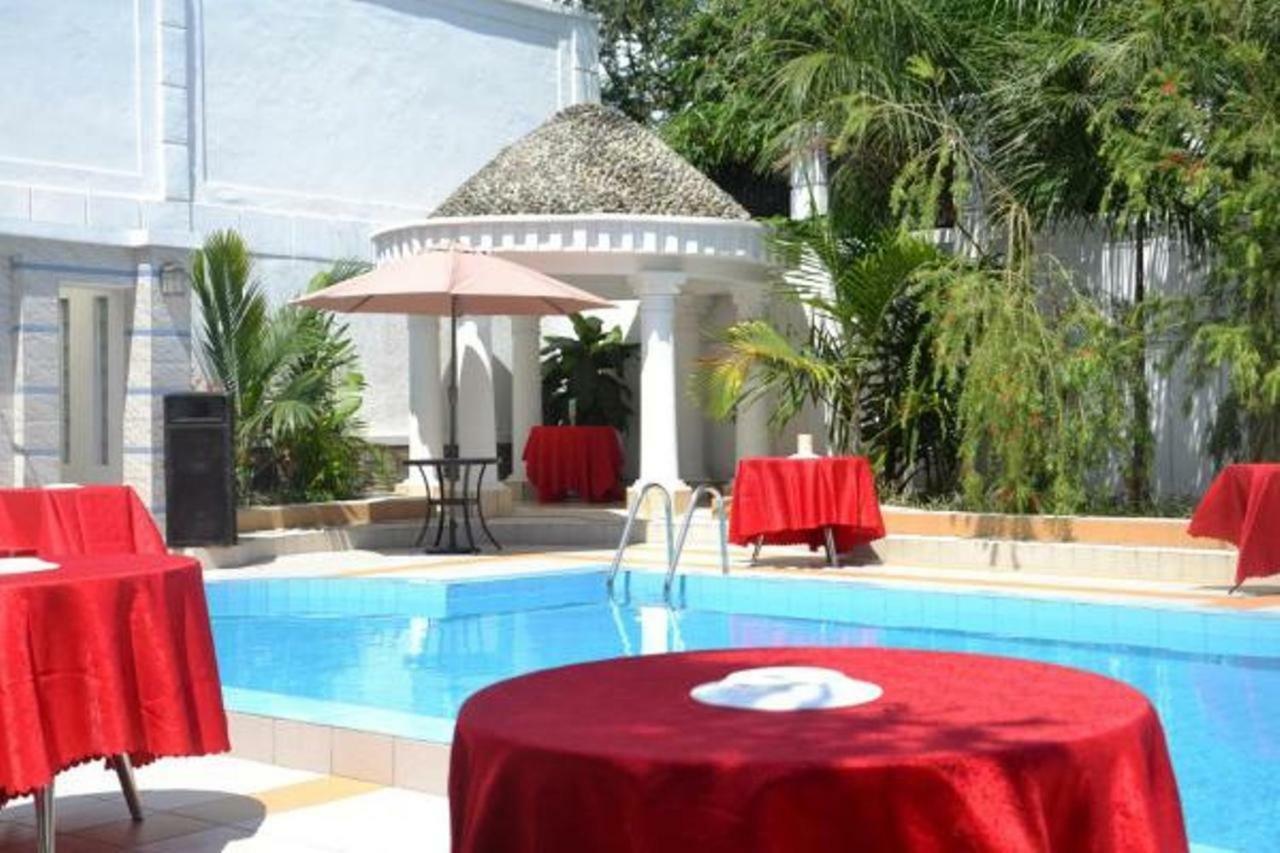 Hotel Kangaroo Bujumbura Exteriör bild